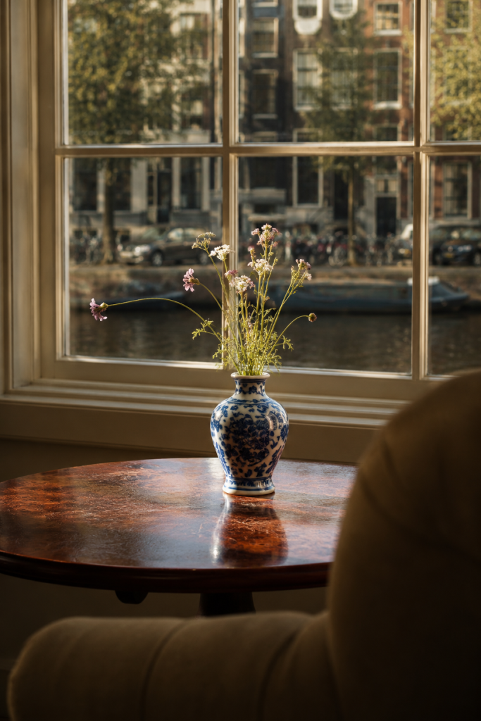 Zetter Amsterdam 717 a vase with flowers overlooking the Amsterdam street